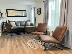 Modern & Renovated 3BD1BA Home Quiet & Cozy